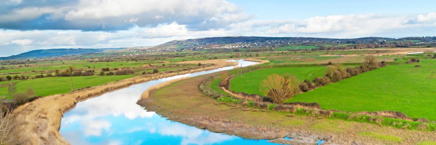 Residents along the Shannon are being told to prepare for flooding as heavy Counties along River Shannon braced as rain warning set to cause flooding A status yellow rainfall warning comes into effect at 8pm tonight until 8am Meath, Clare and Tipperary, with accumulated rainfall of up to 25mm, Counties Along River Shannon Braced As Rain Warning To