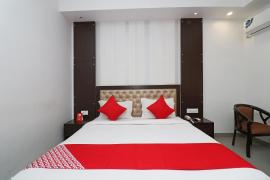 OYO 18443 Hotel Nano