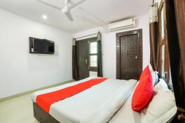 OYO 66988 Royal Park Caterers