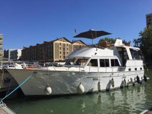 Houseboat in Paris for 6 - Cadaques
