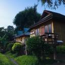 Golden Hut -Chill Bungalows in town黄金泰式传统独栋小屋