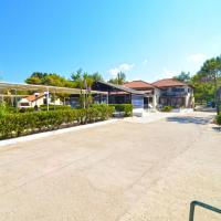 Oasis Studios & Apartments