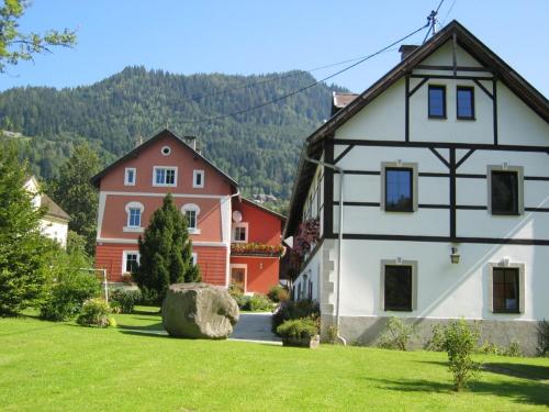 Villa und Schmiede