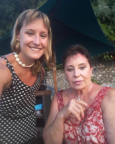 Julieta y Victoria