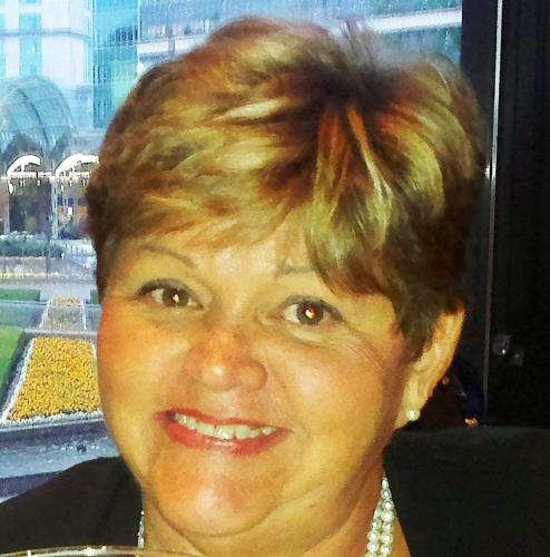 Yo soy Nora Esquivel dueña de la Casa Colonial La Terraza