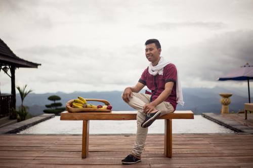 kadek hendra mitaba