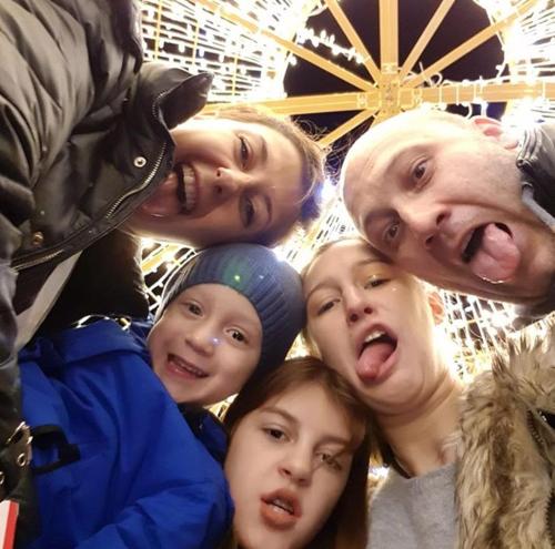 Antonija & Jasmin with kids