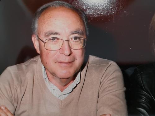 José