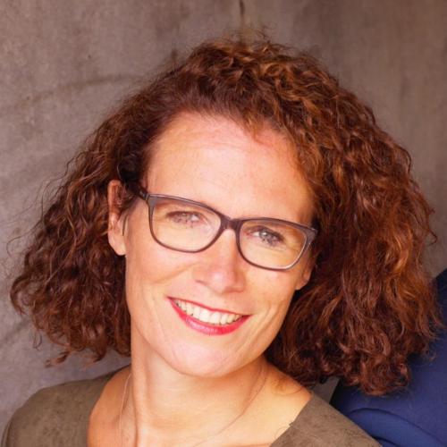 Joyce de Wit, uw gastvrouw.