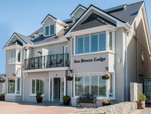 Sea Breeze Lodge.