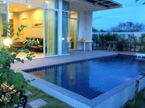 Chaum Haus Pool Villas Cha Am Thailand Booking Com