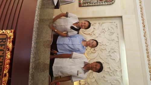 Yuni, Dewi, Made